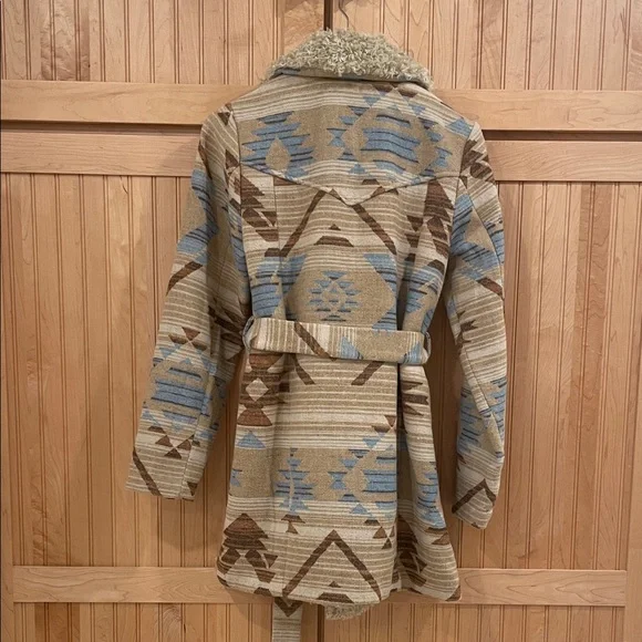 Idyllwind Women's Lynn Southwestern Print Fur Collar Shacket XS - Picture 8 of 8